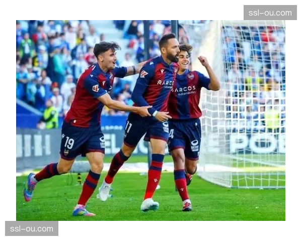 伤病速递：曼联官方确认，利桑德罗·马丁内斯复出将提升后场出球与转换发起质量